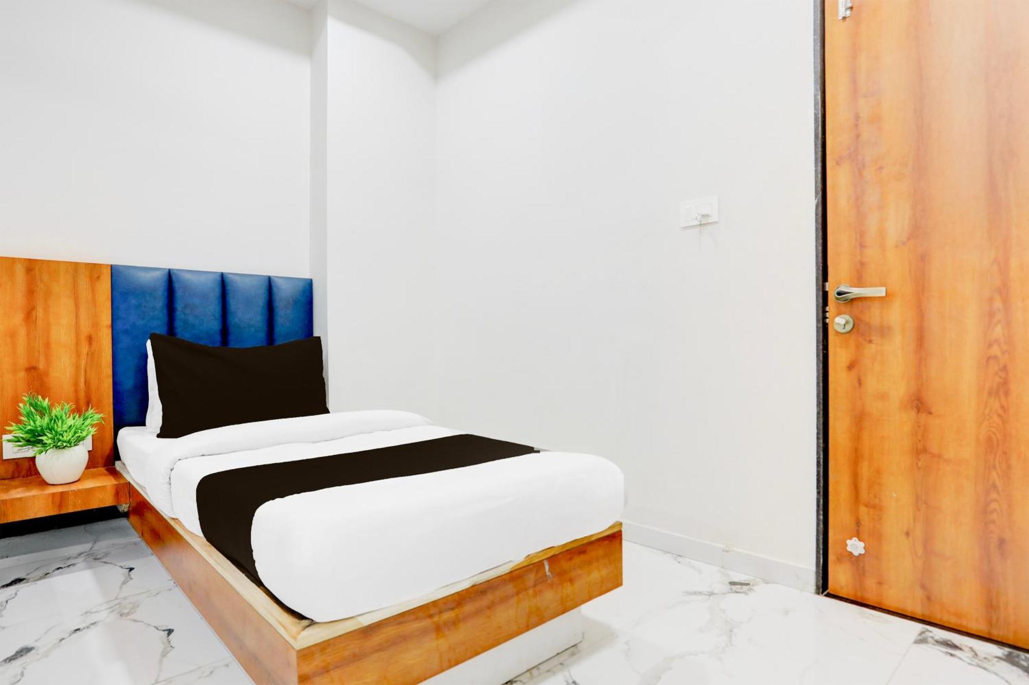 Super Townhouse Ambaji Formerly Hotel Kardhar Inn Kültér fotó